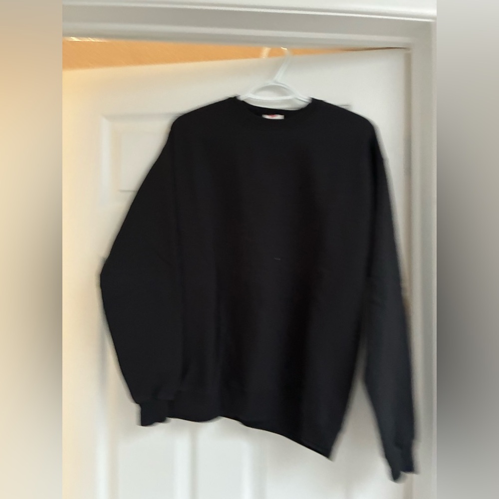 Hanes Women’s Black Crewneck